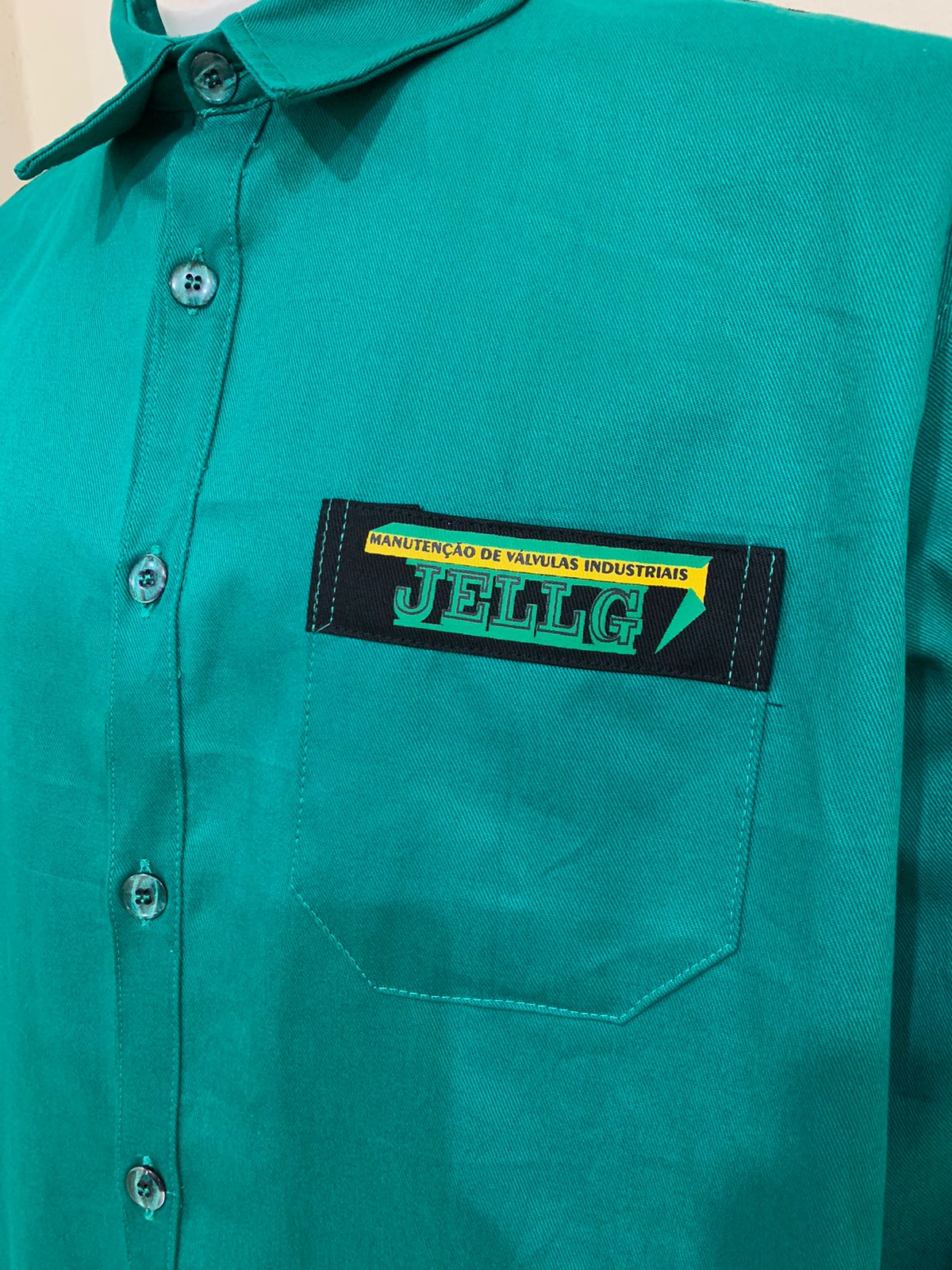 Jellg-Camisa-Detalhes Uniformes Profissionais Sob Medida para Empresas