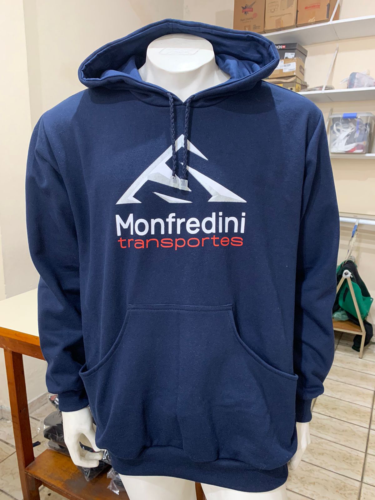 MOLETOM-MONFREDINI-1 Uniformes Profissionais Sob Medida para Empresas