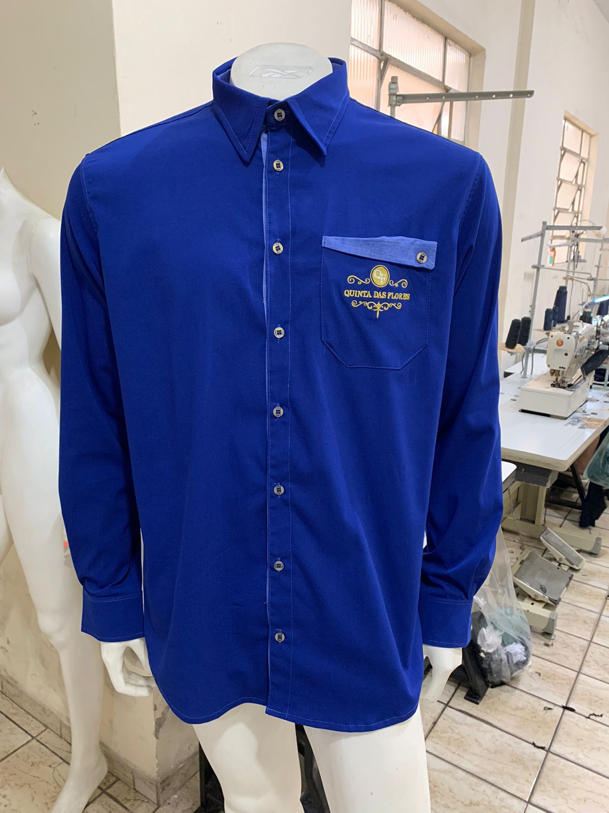 Quinta-das-Flores-Camisa-Social-Frente Uniformes Profissionais Sob Medida para Empresas