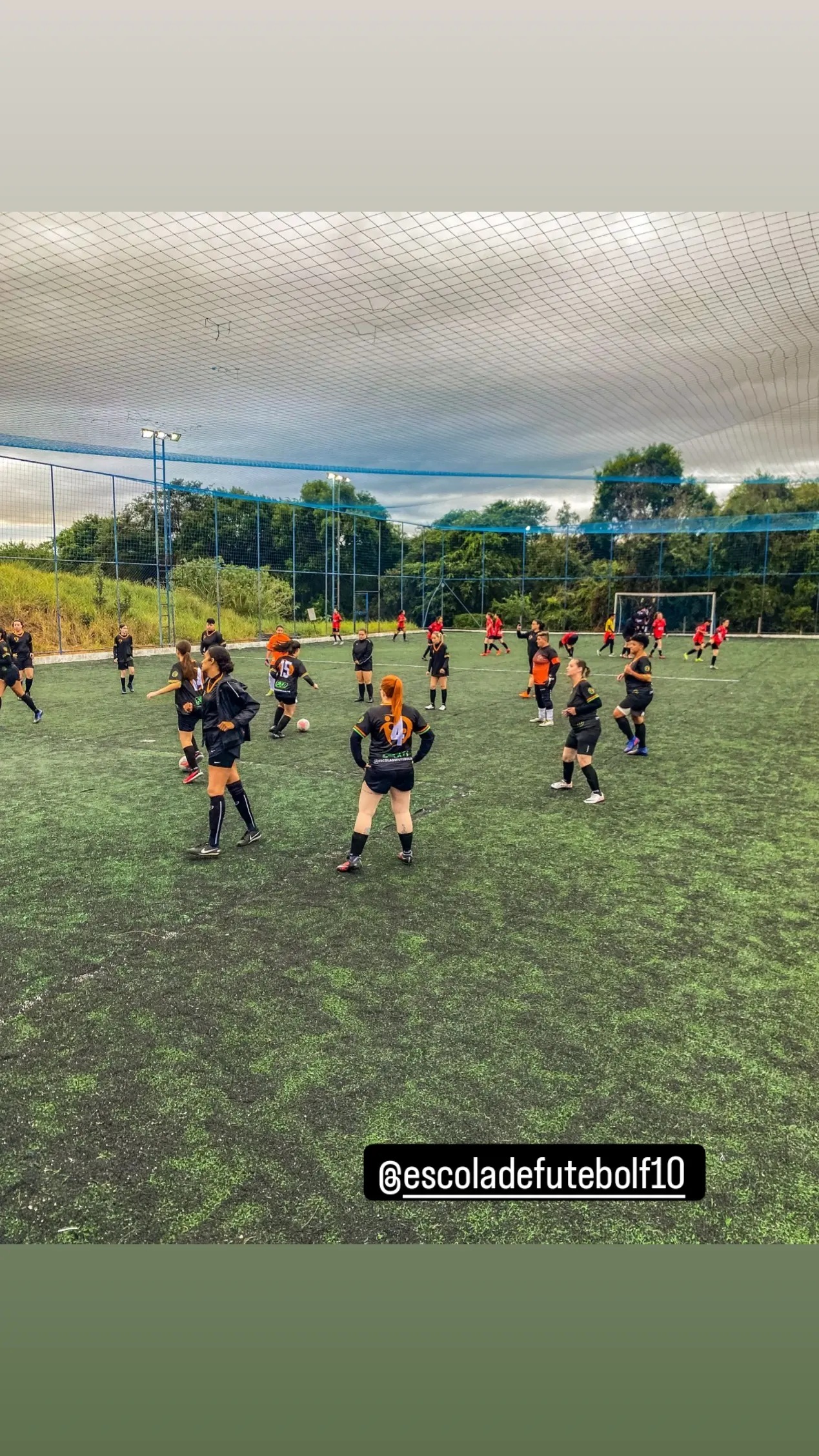 SaveClip.App_569279322_1219070913386150_8432481263526404831_n Uniformes Profissionais Sob Medida para Empresas