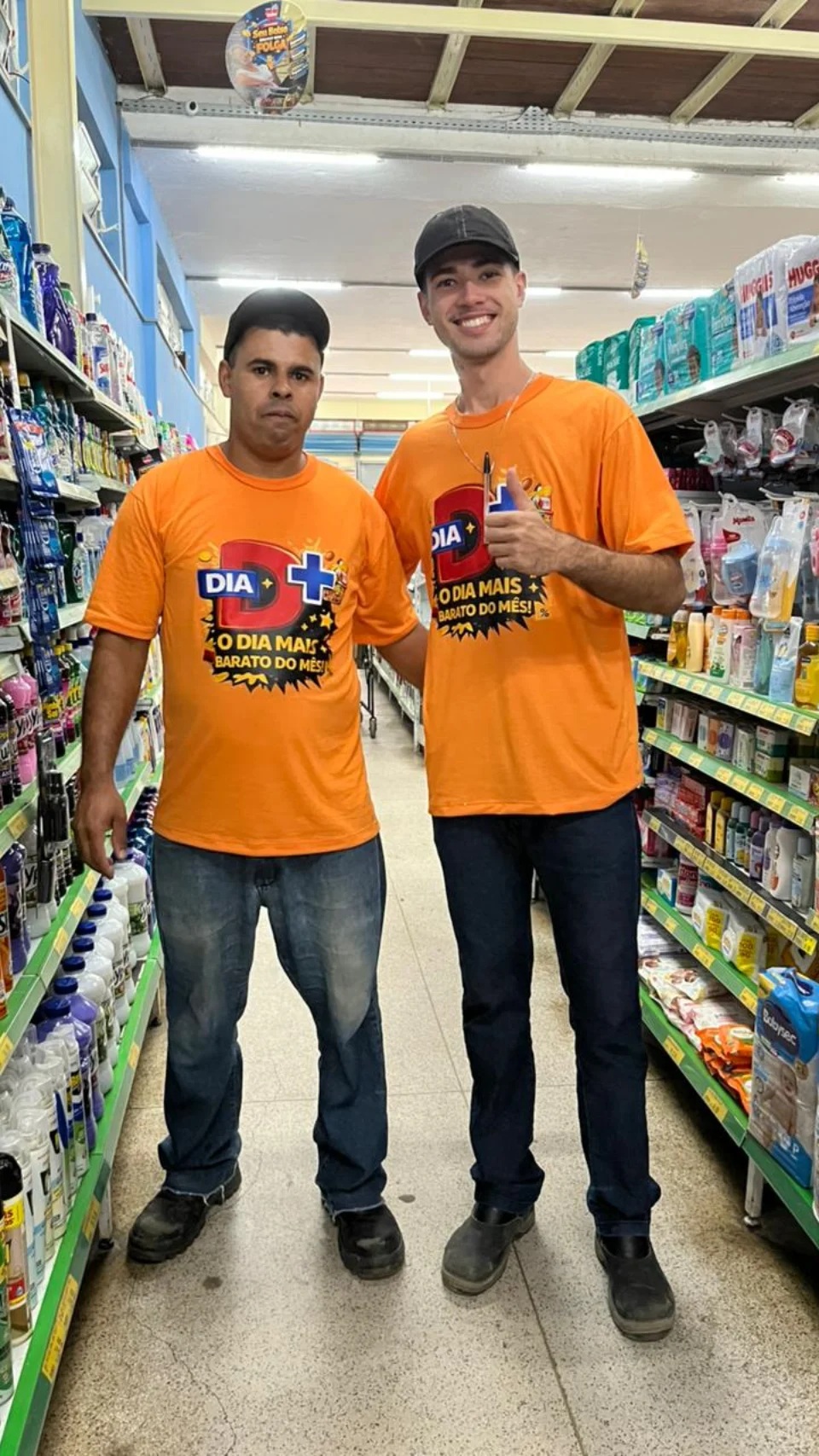 SaveClip.App_660838853_18579984475046107_907052874371513970_n Uniformes Profissionais Sob Medida para Empresas